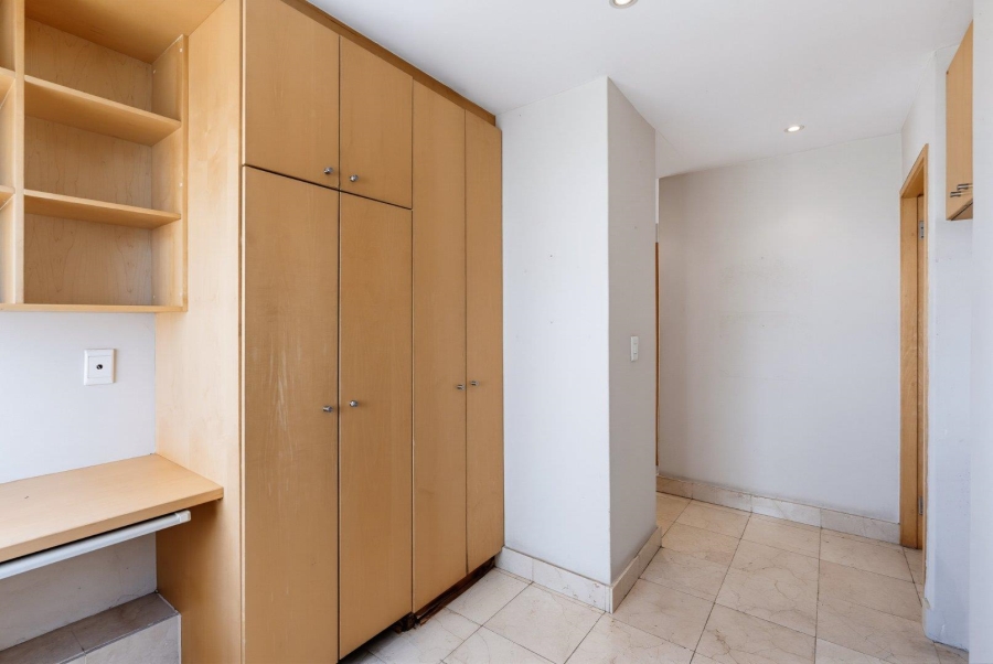3 Bedroom Property for Sale in Mouille Point Western Cape